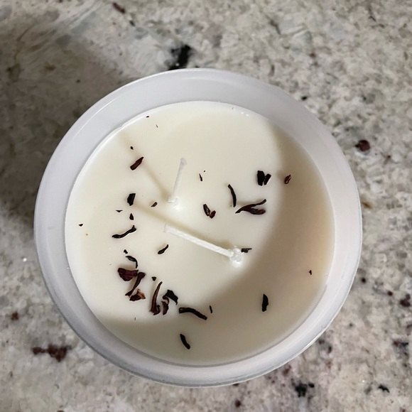Brand new soy love spell candle - Picture 4 of 5